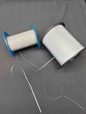 Filato riflettente del filo della macchina per cucire per l'animale domestico leggero di incandescenza del tessuto dei vestiti di tessitura del ricamo