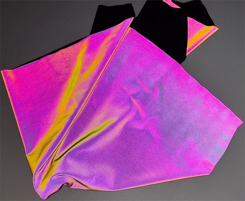 Tessuto riflettente colorato su base nera perfetto per l'uso di sicurezza